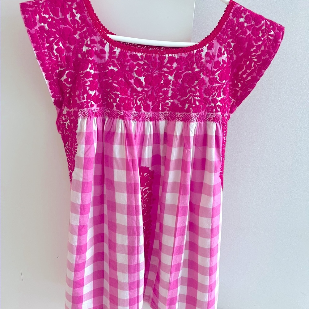 Mi Golondrina vibrant pink top